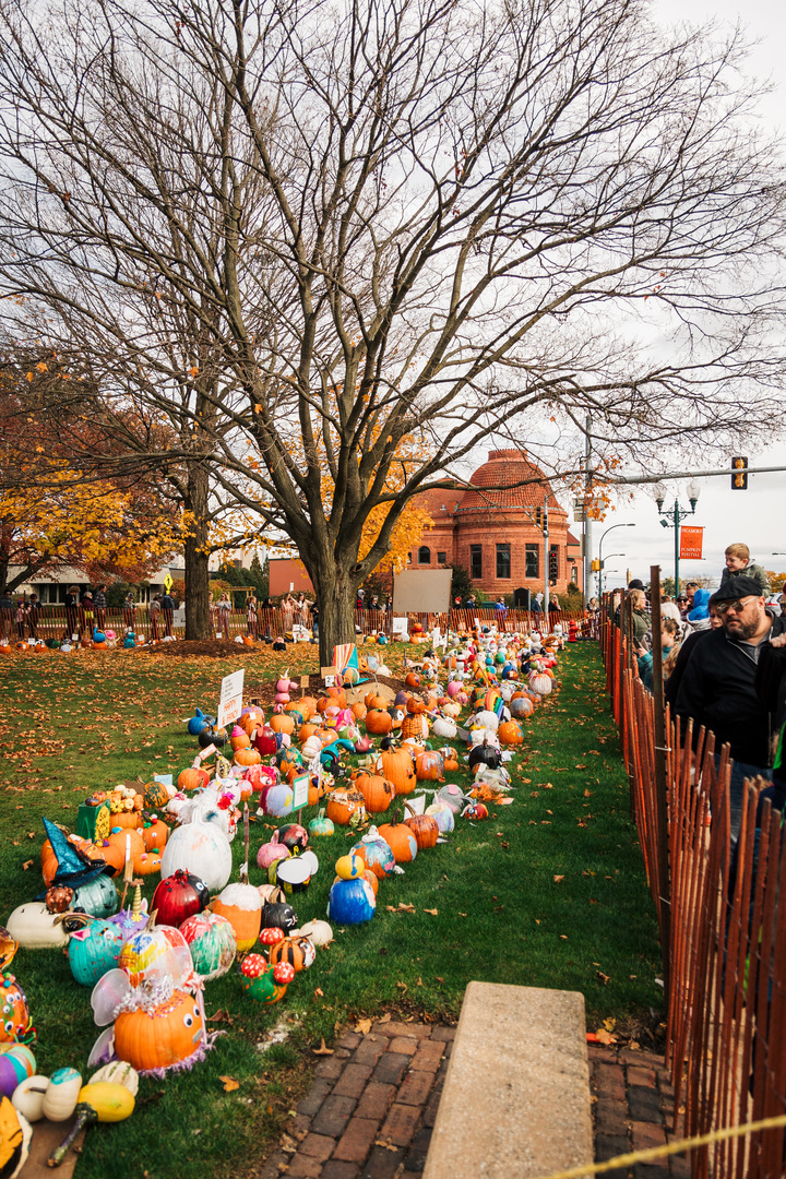 321 North Locust Street Sycamore, IL 60178 - Photo 33 of 38 a group of people sitting around in front of retail shop