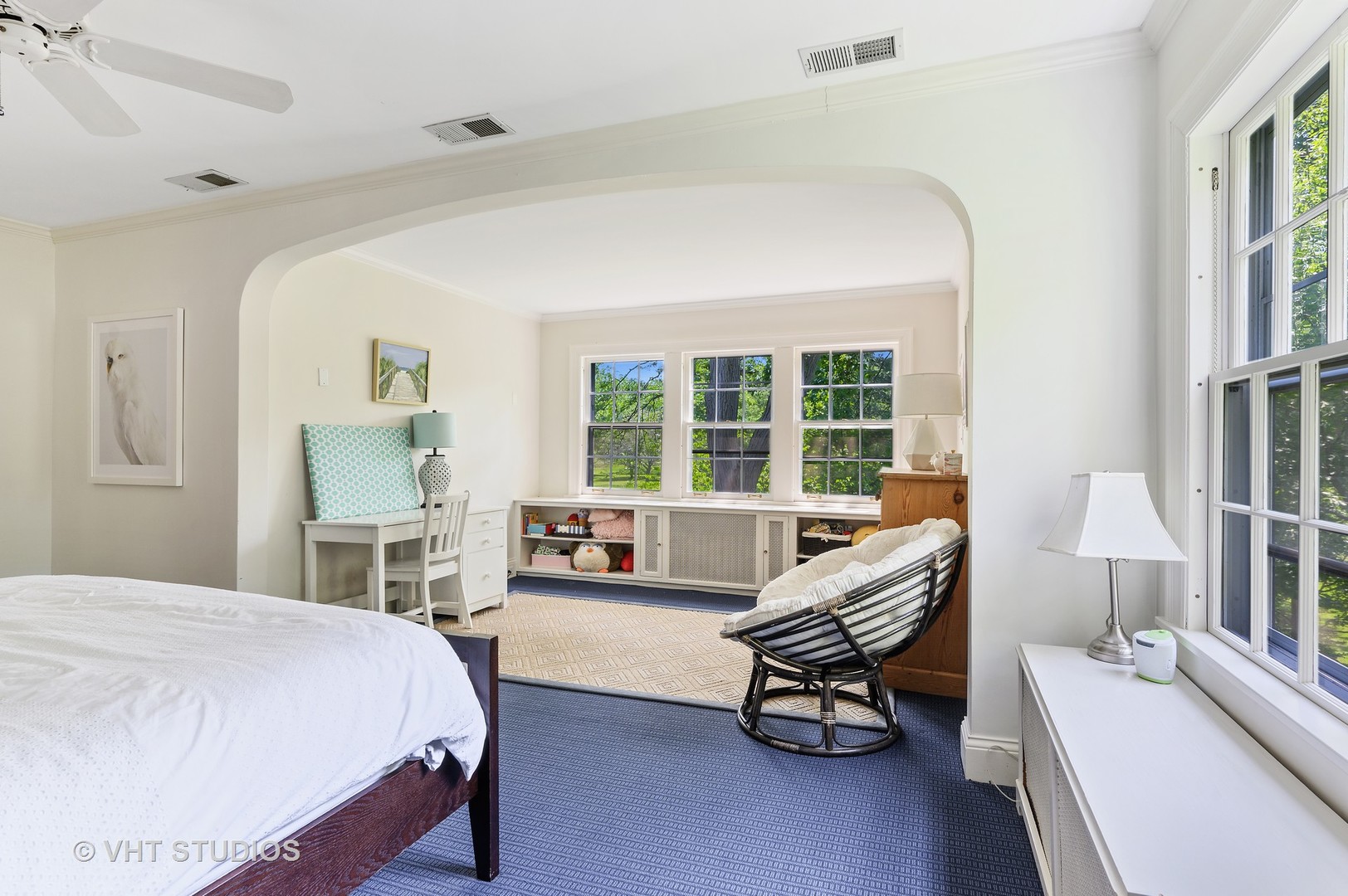 44 Indian Hill Road Winnetka, IL 60093 - Photo 39 of 49 a living room with furniture and a window