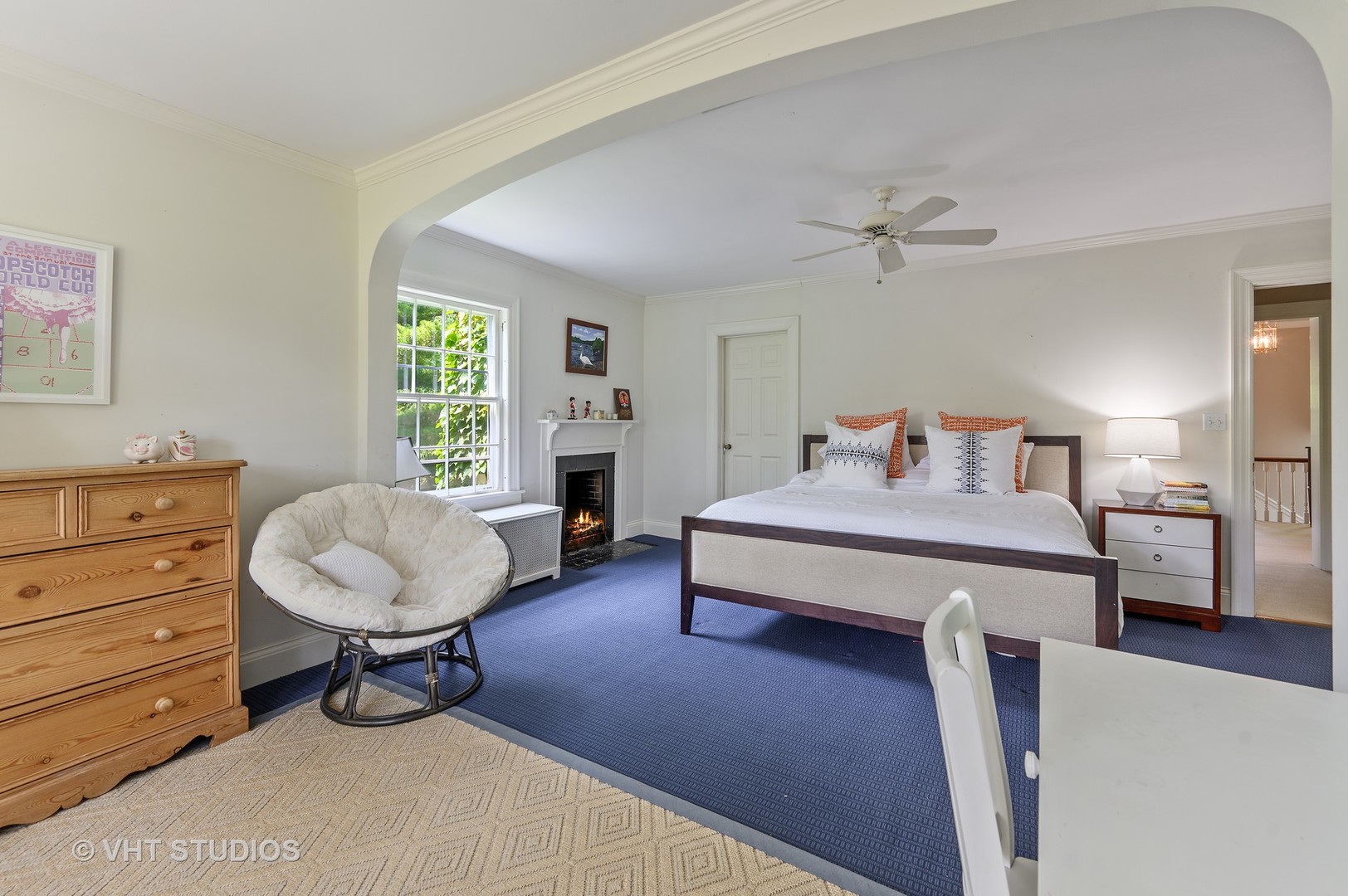 44 Indian Hill Road Winnetka, IL 60093 - Photo 40 of 49 a living room with furniture and a window