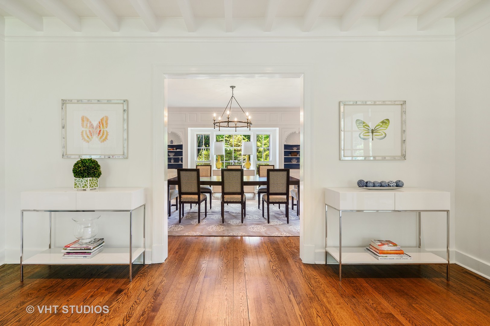 44 Indian Hill Road Winnetka, IL 60093 - Photo 8 of 49 a living room with furniture and wooden floor