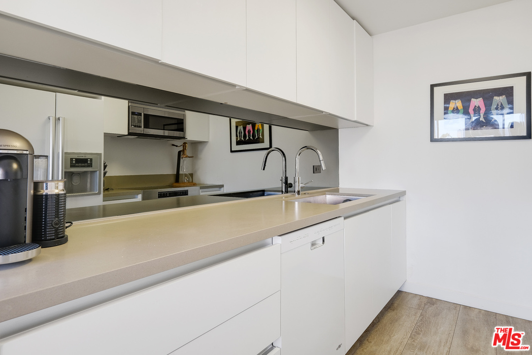 10501 Wilshire Boulevard, Unit 708 Los Angeles, CA 90024 - Photo 13 of 38