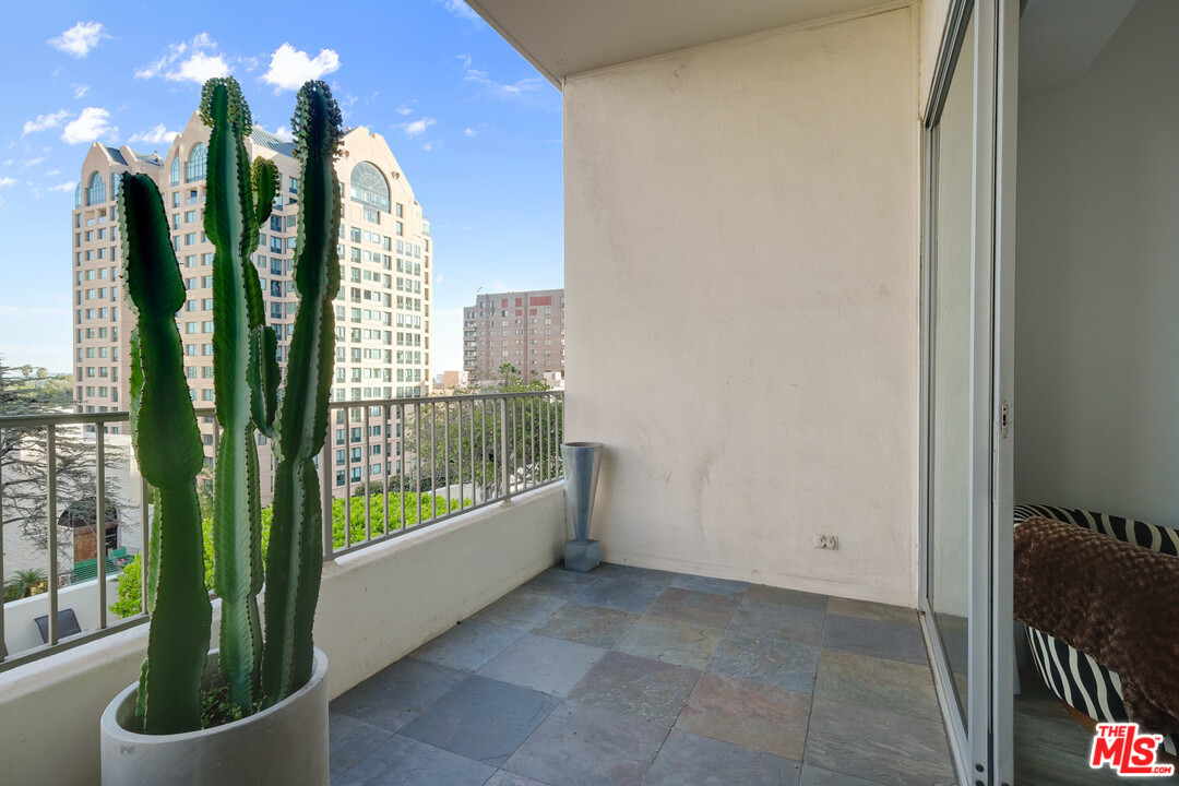 10501 Wilshire Boulevard, Unit 708 Los Angeles, CA 90024 - Photo 20 of 38