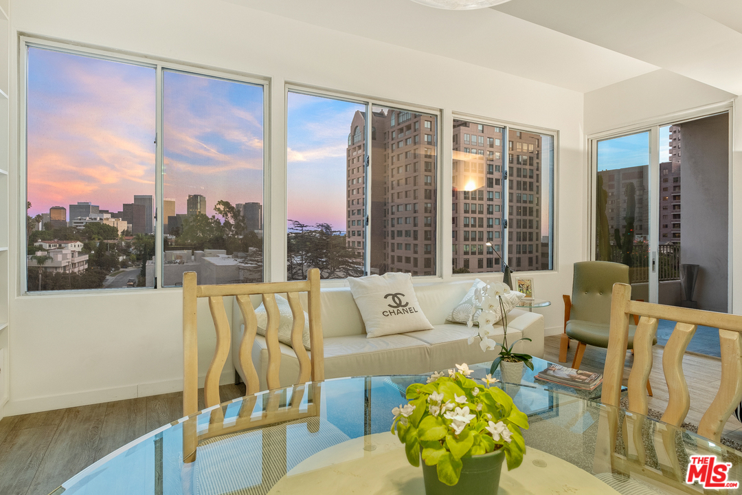 10501 Wilshire Boulevard, Unit 708 Los Angeles, CA 90024 - Photo 7 of 38