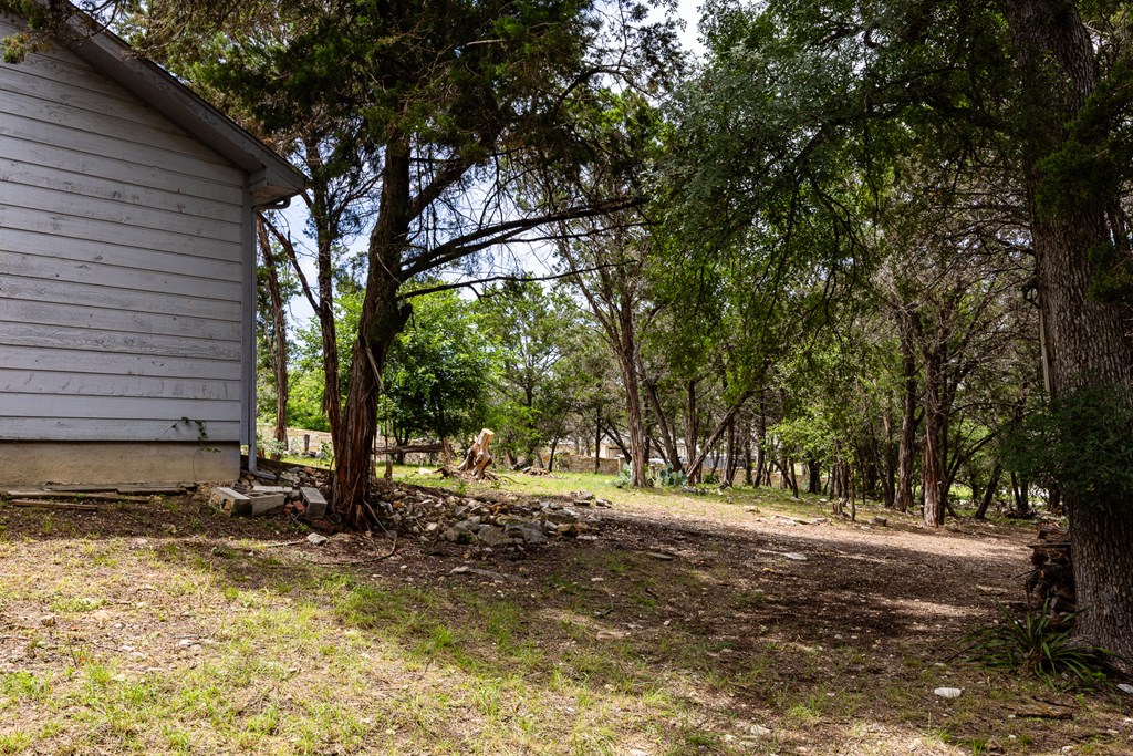 127 Whitetail Road Kerrville, TX 78028 - Photo 25 of 33