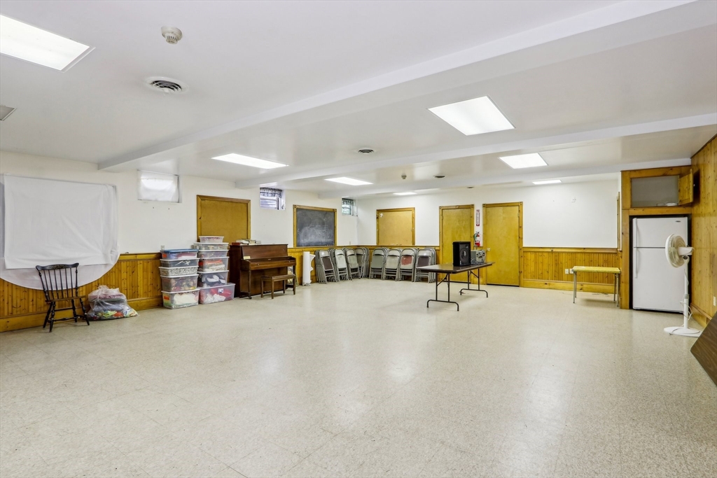 39 High Street Merrimac, MA 01860 - Photo 17 of 37