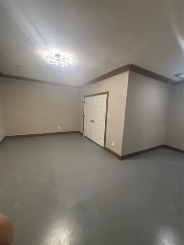 an empty room with a empty space