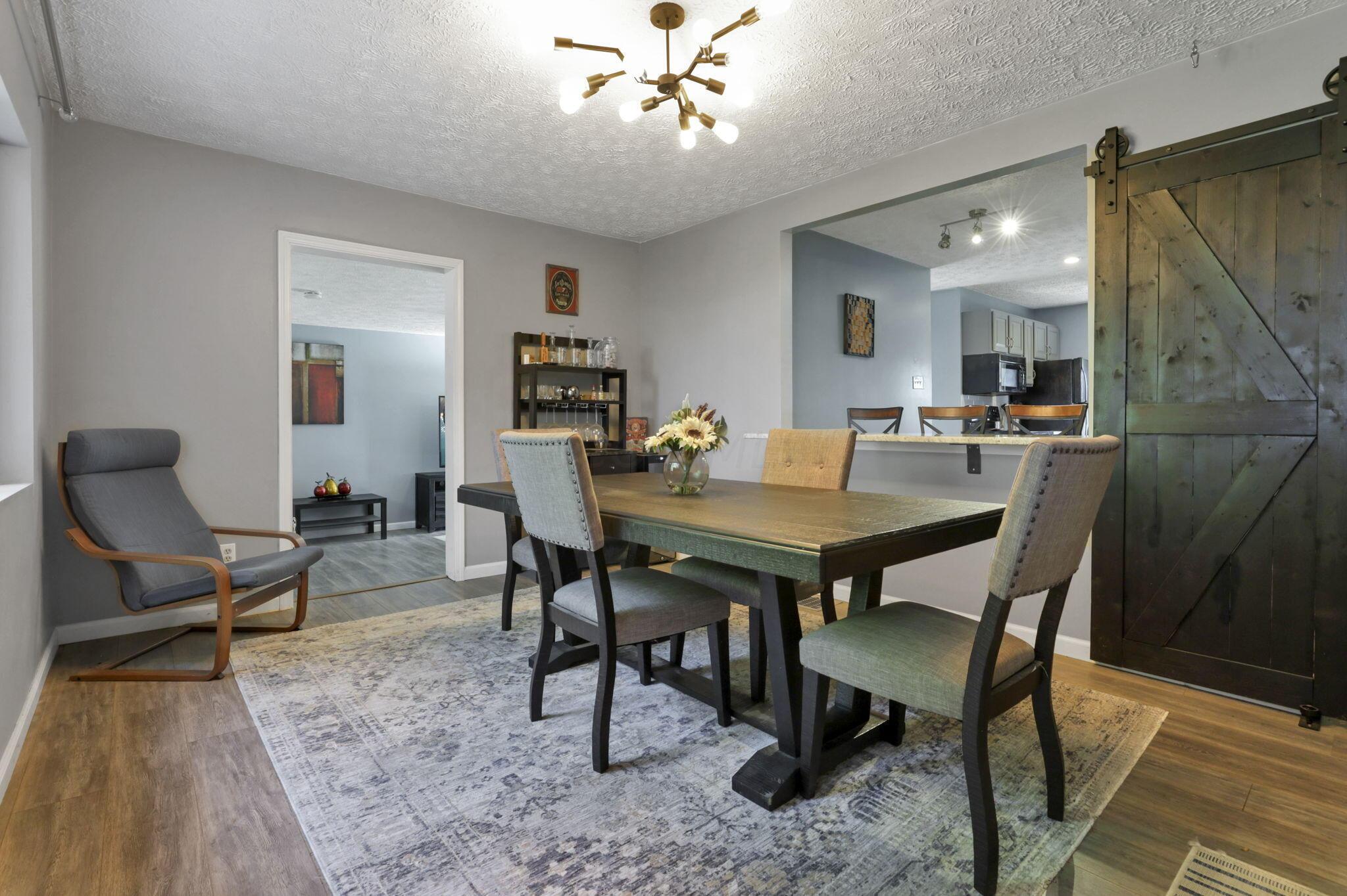 930 Hibbs Road Grove City, OH 43123 - Photo 6 of 45 Dining room