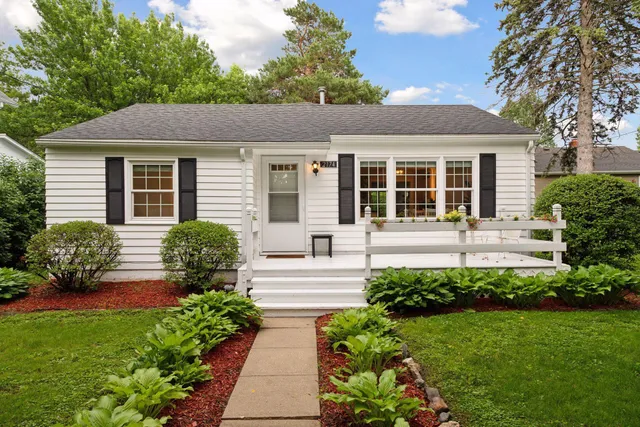 $380,000 | 2174 Centerview Lane, Mound, MN 55364