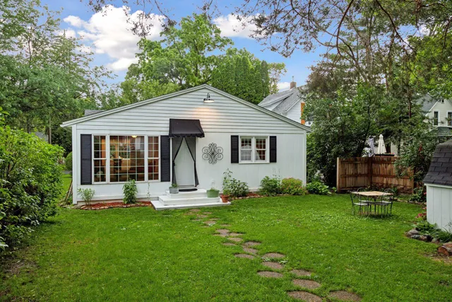 $380,000 | 2174 Centerview Lane, Mound, MN 55364