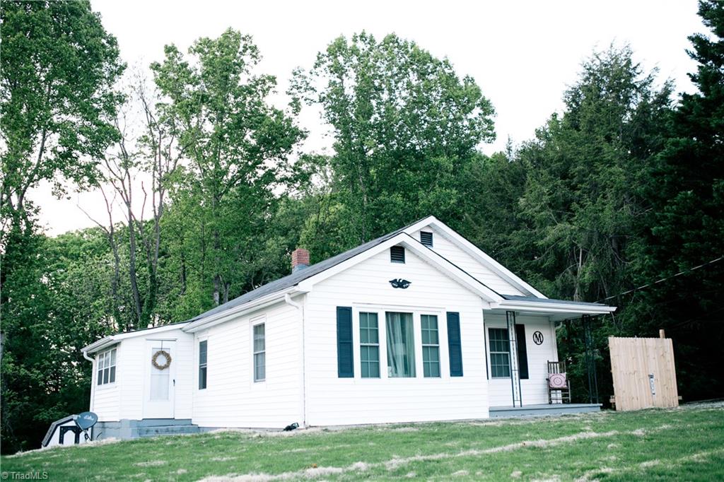 220 Collins Road Elkin, NC 28621 - Photo 2 of 15 Gallery Image 2