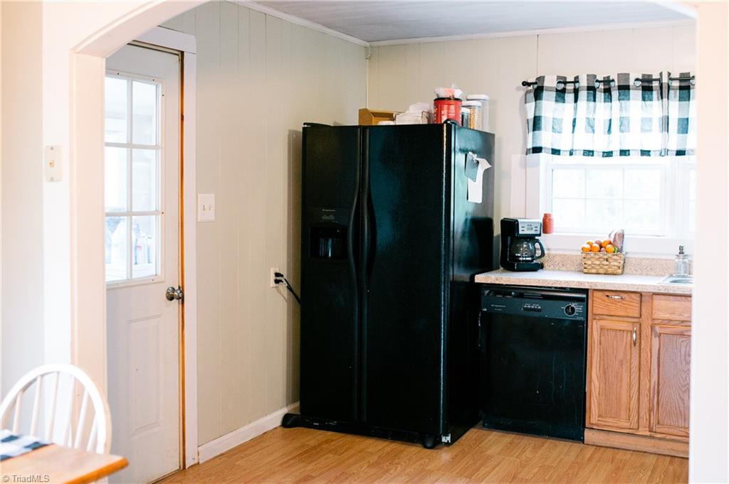 220 Collins Road Elkin, NC 28621 - Photo 10 of 15 Gallery Image 10