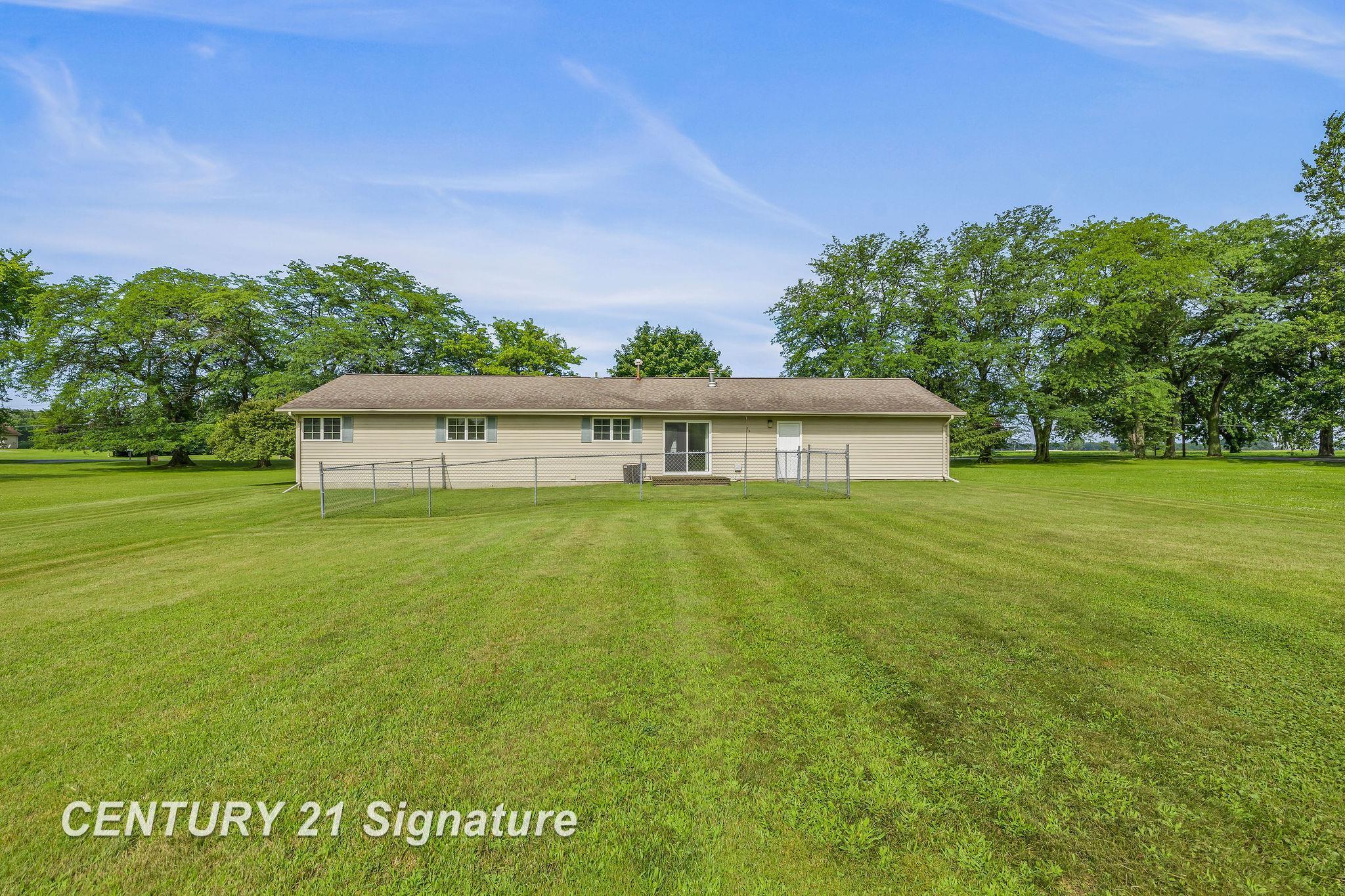 5115 Cole Road Saginaw, MI 48601 - Photo 6 of 32 50148797-a281f17e-50ec-4a83-9a14-777213710c11.JPG