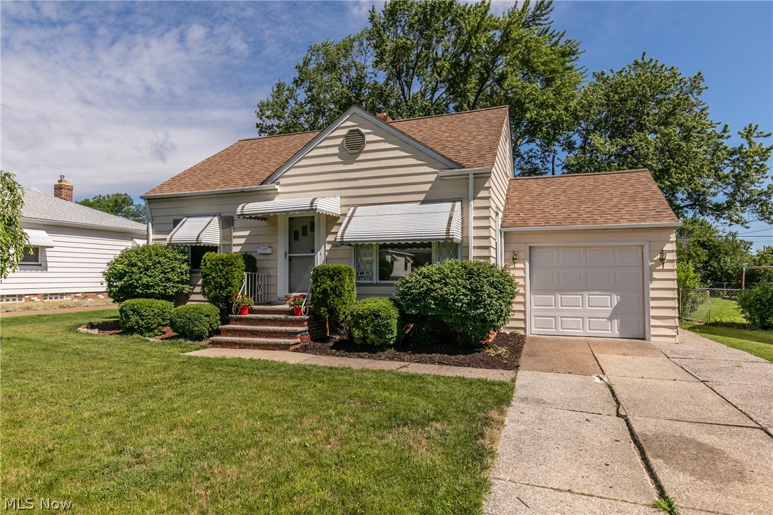 10814 Windham Road Parma, OH 44130 - Photo 2 of 32