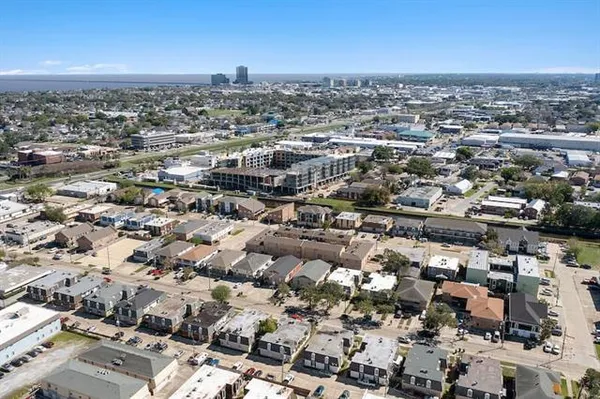 $499,000 | 2912 Houma Boulevard, Metairie, LA 70006