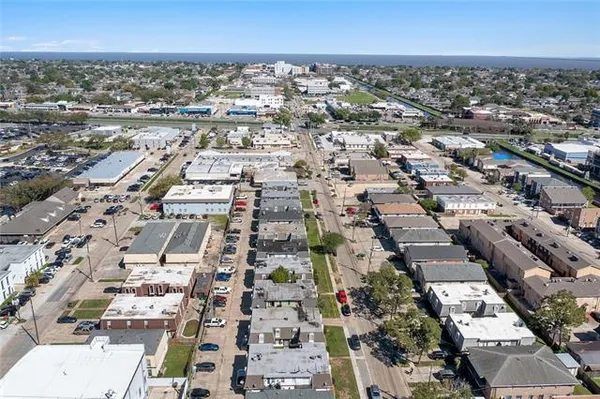 $499,000 | 2912 Houma Boulevard, Metairie, LA 70006