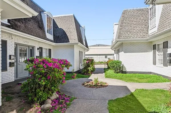 $499,000 | 2912 Houma Boulevard, Metairie, LA 70006