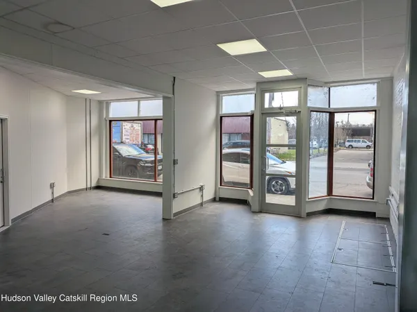 $1,800 | 3 Cedar Street, Kingston, NY 12401