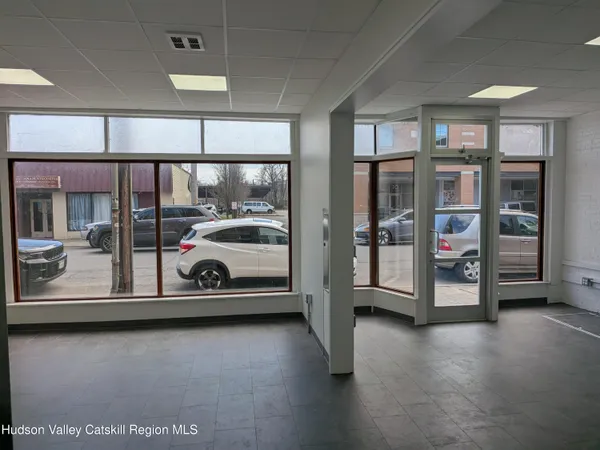 $1,800 | 3 Cedar Street, Kingston, NY 12401