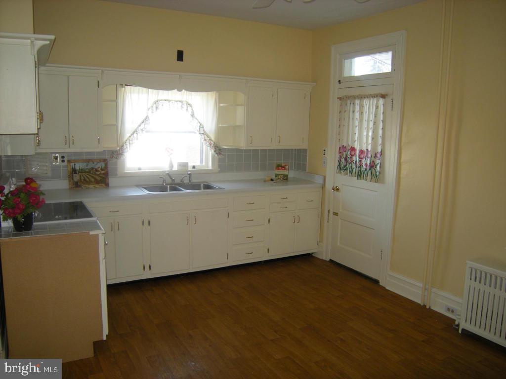 135 Ruby Street Lancaster, PA 17603 - Photo 9 of 24 Gallery Image 9