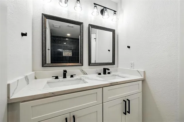 $490,000 | 2301 Wood Cliff Court, Arlington, TX 76012