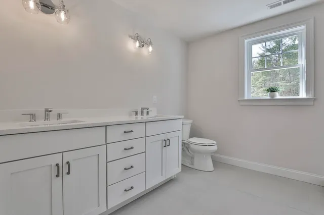 $1,150,000 | 2 Warren's Way, Brookline, NH 03033