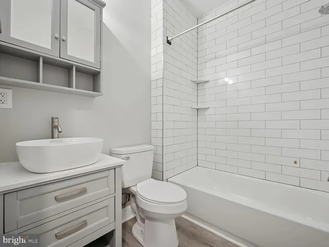 $1,660 | 1236 West Airdrie Street, Unit A, Philadelphia, PA 19140