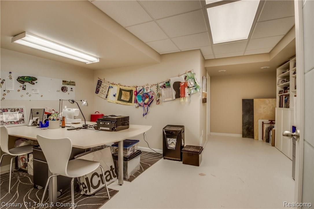 443 Mystic Valley Rochester, MI 48307 - Photo 50 of 56 interiors-40.jpg