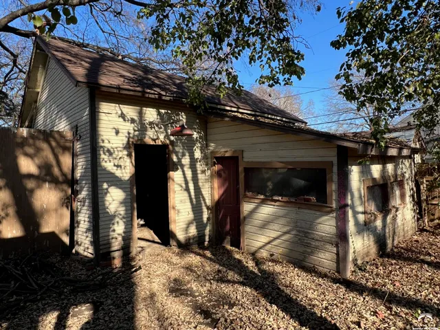 $149,900 | 1220 New York Street, Lawrence, KS 66044