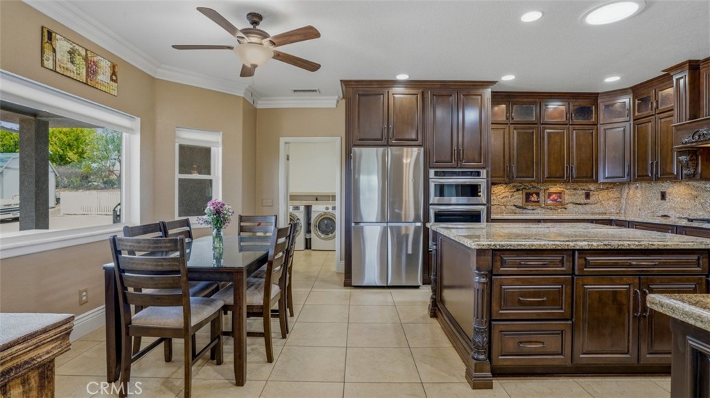 16025 Perry Heights Drive Riverside, CA 92504 - Photo 47 of 105 Kitchen Nook /Kitchen