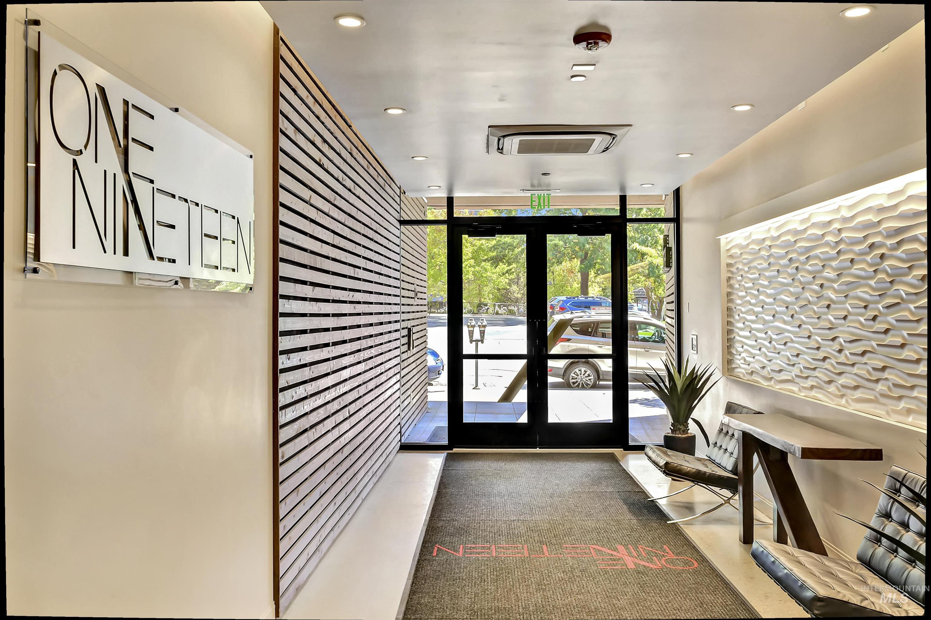 119 South 10th Street, Unit 605 Boise, ID 83702 - Photo 3 of 35