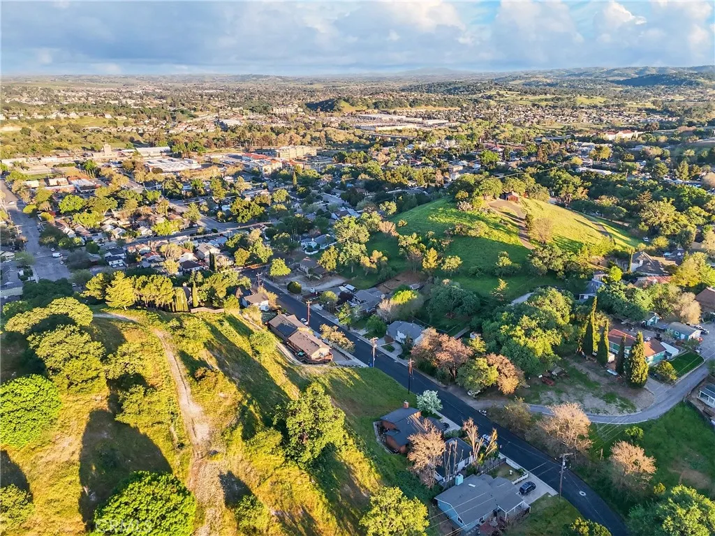 153 Pacific Paso Robles, CA 93446 - Photo 11 of 14 an aerial view of residential houses with outdoor space