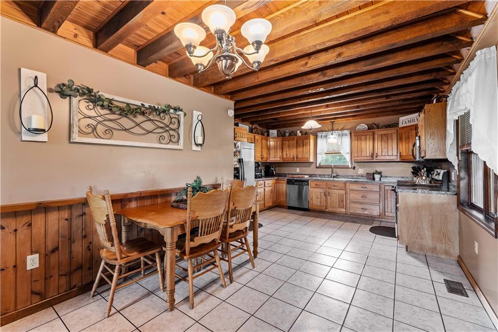 937 Quebec Road Farmington, PA 15437 - Photo 9 of 49