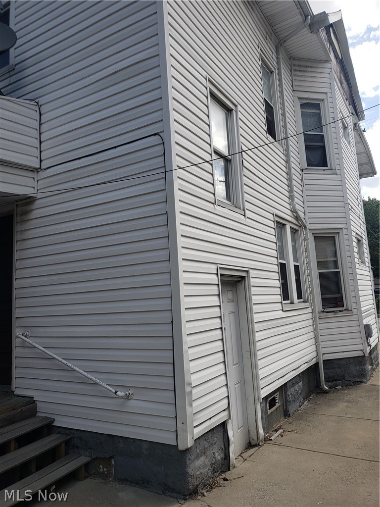 3424 Fulton Road Cleveland, OH 44109 - Photo 3 of 31 Gallery Image 3