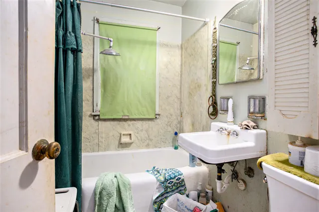 $60,000 | 42 Althea Avenue, Battle Creek, MI 49037