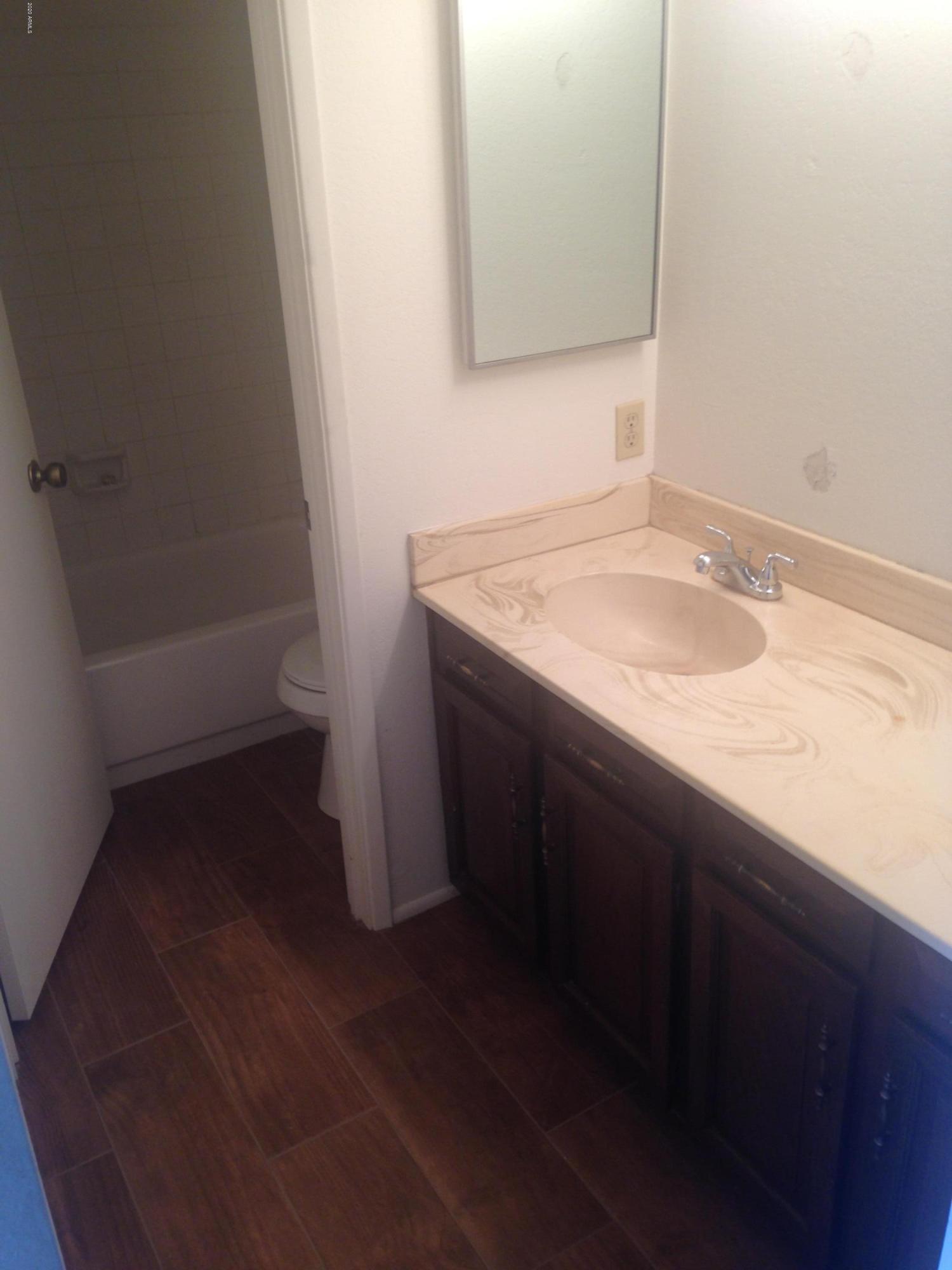 2040 South Rural Road, Unit D Tempe, AZ 85282 - Photo 12 of 14 Bath