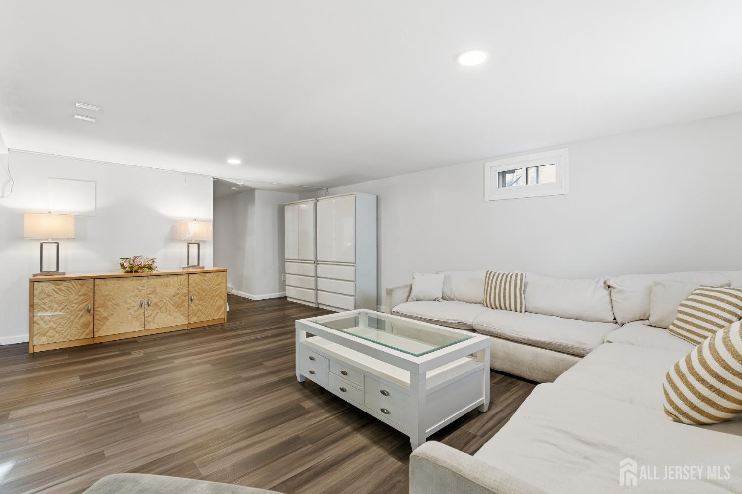 219 Plainfield Road Edison, NJ 08820 - Photo 28 of 41