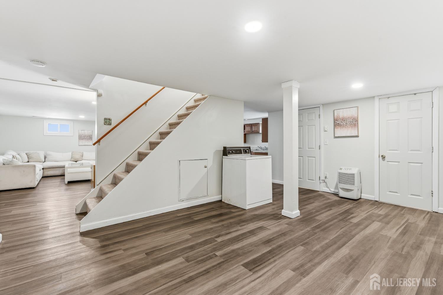 219 Plainfield Road Edison, NJ 08820 - Photo 32 of 41