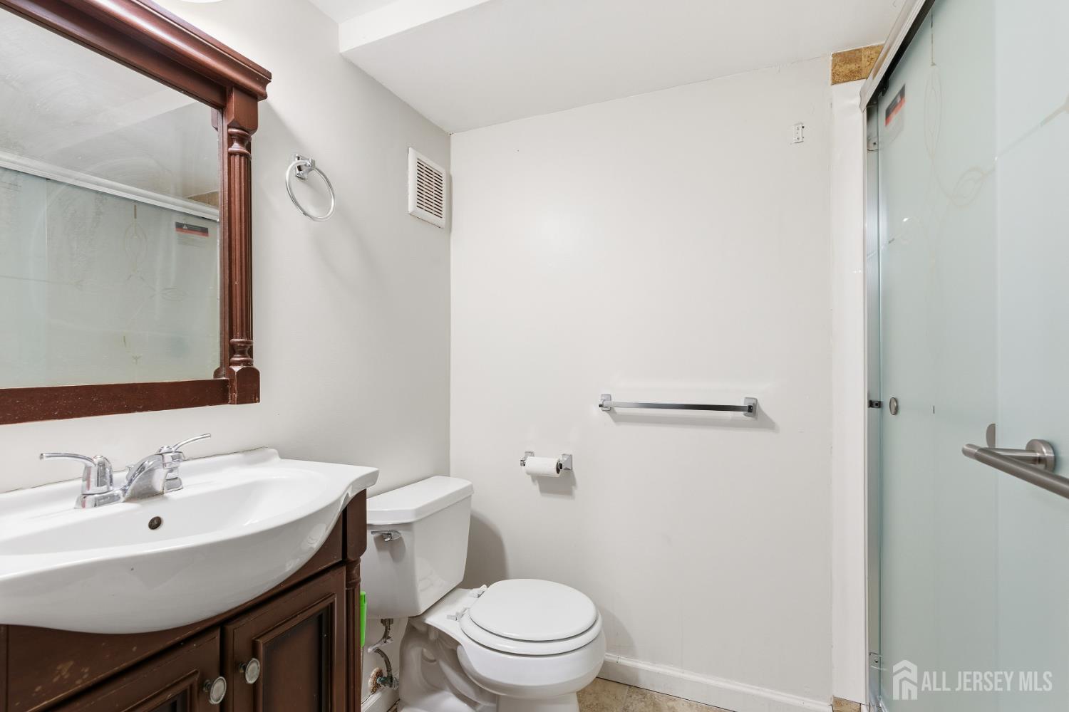 219 Plainfield Road Edison, NJ 08820 - Photo 35 of 41