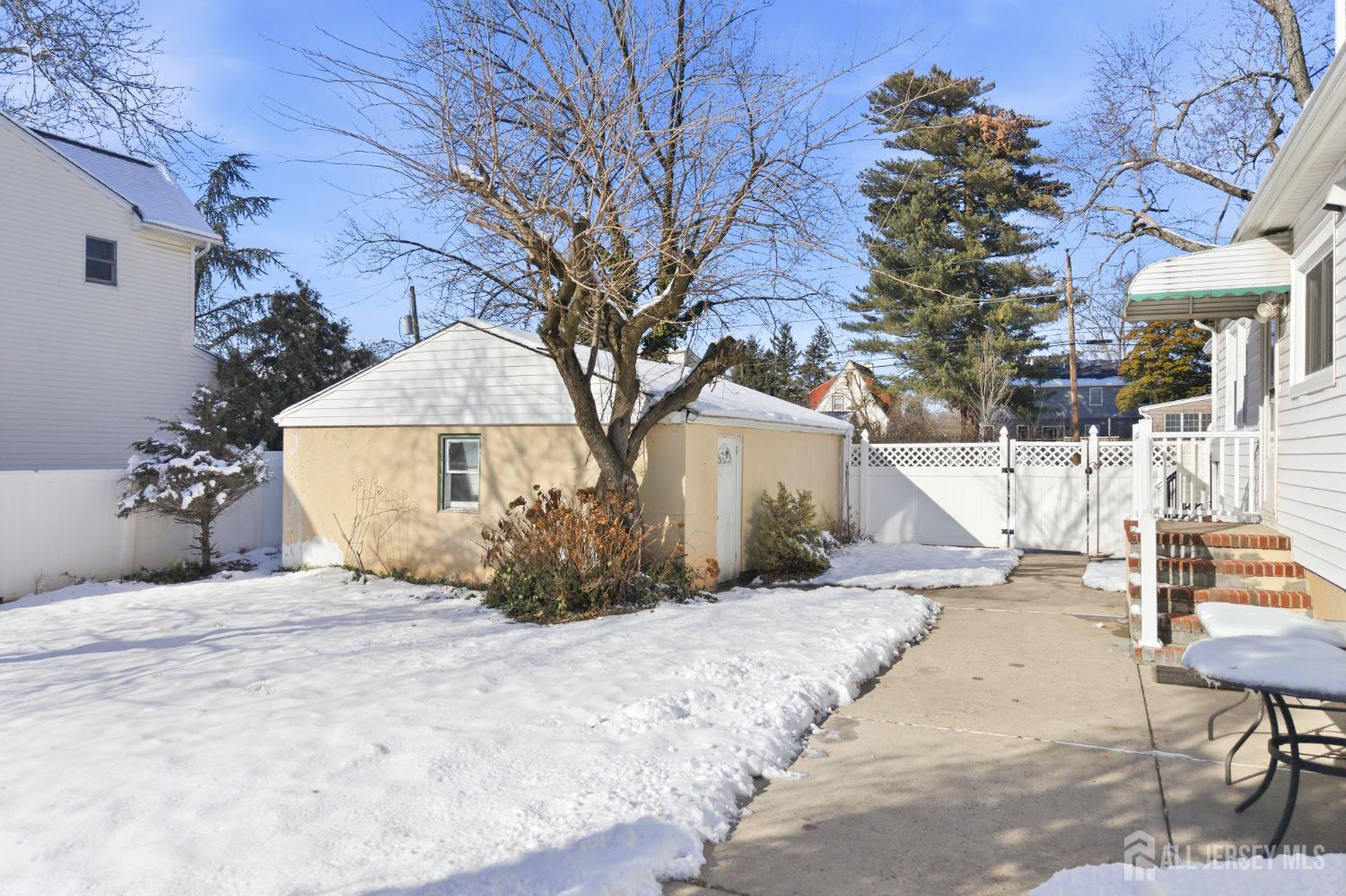 219 Plainfield Road Edison, NJ 08820 - Photo 39 of 41