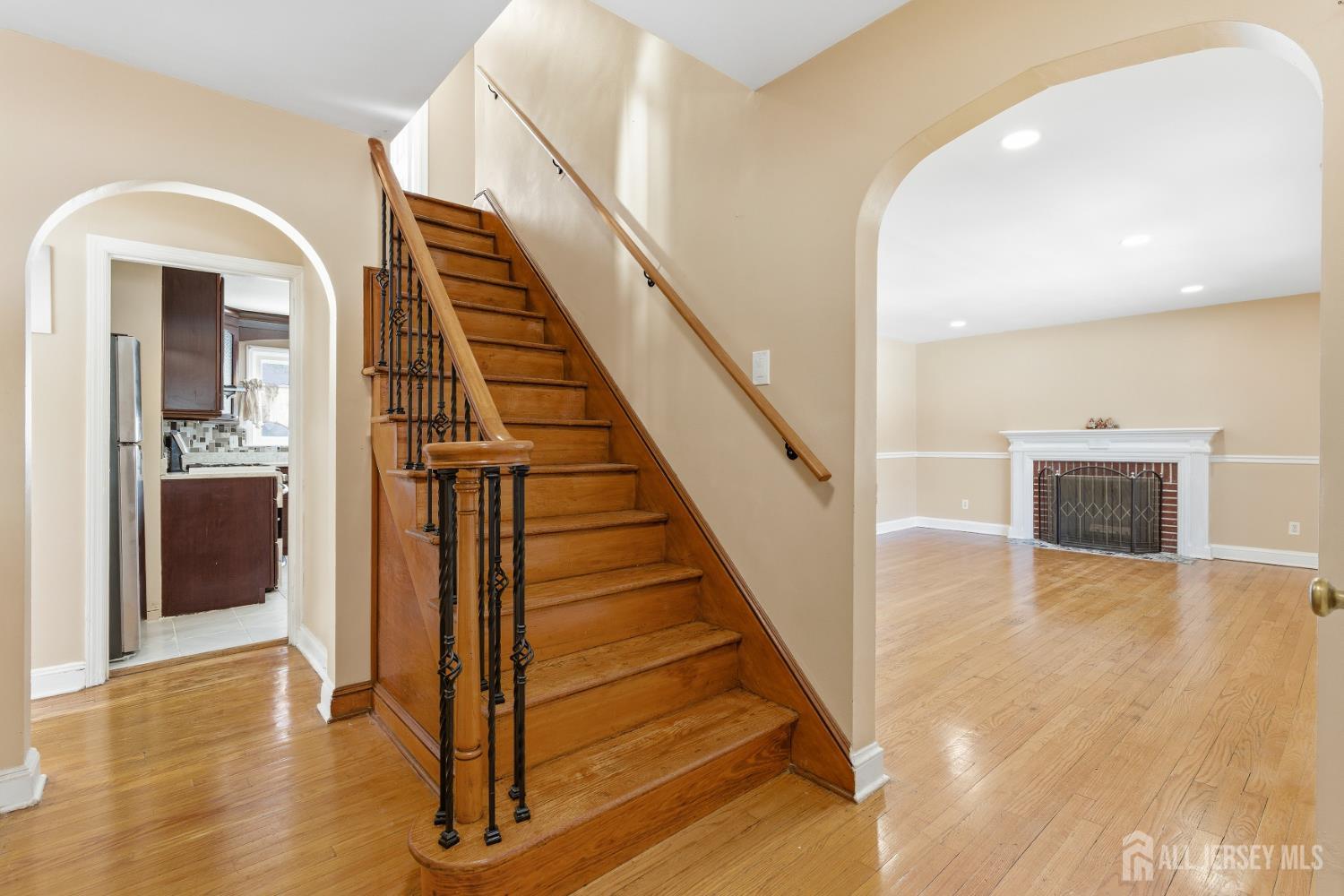 219 Plainfield Road Edison, NJ 08820 - Photo 5 of 41