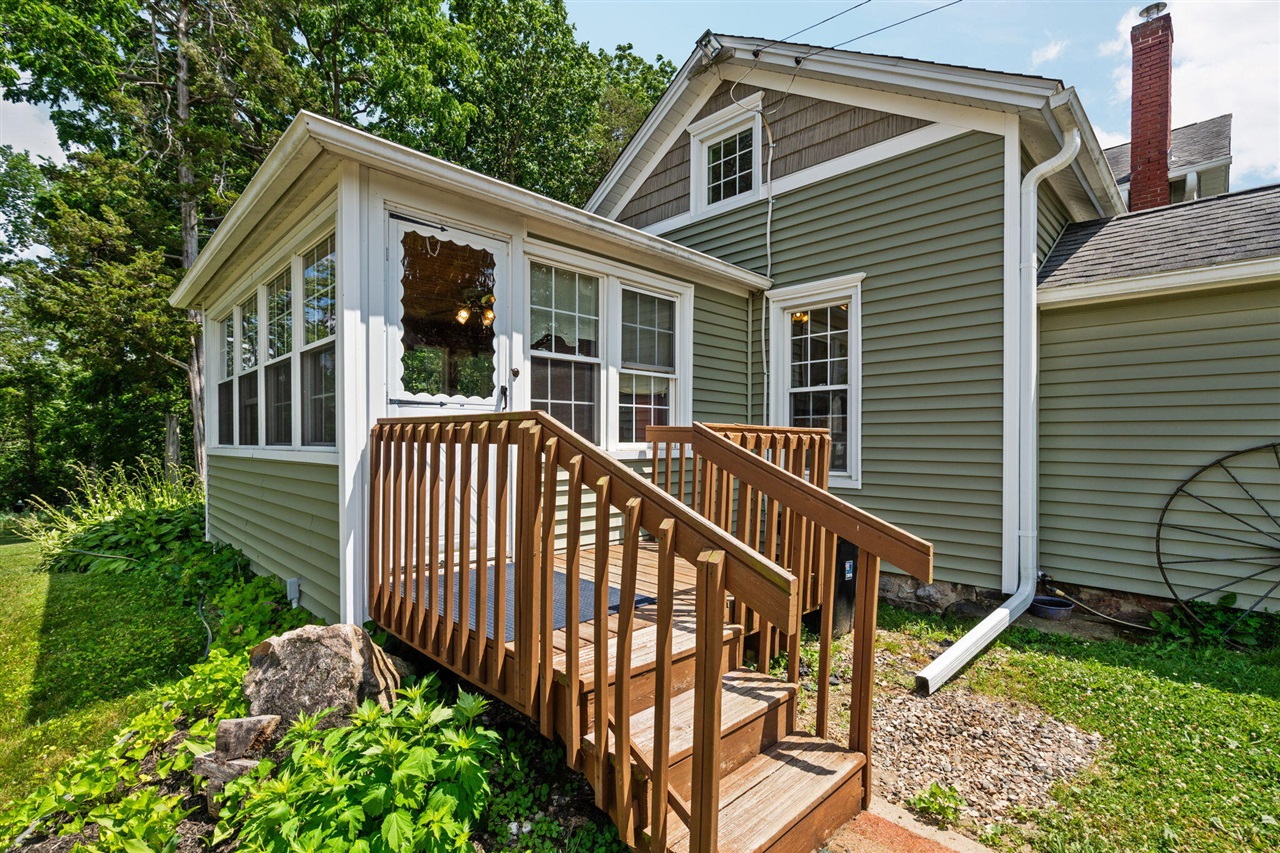 11230 Hoyt Road Munith, MI 49259 - Photo 4 of 81