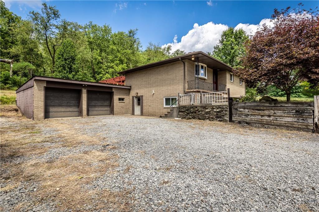 3013 Conway Wallrose Road Baden, PA 15005 - Photo 3 of 25