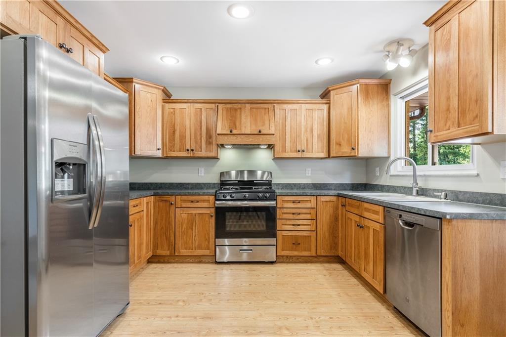 3013 Conway Wallrose Road Baden, PA 15005 - Photo 6 of 25