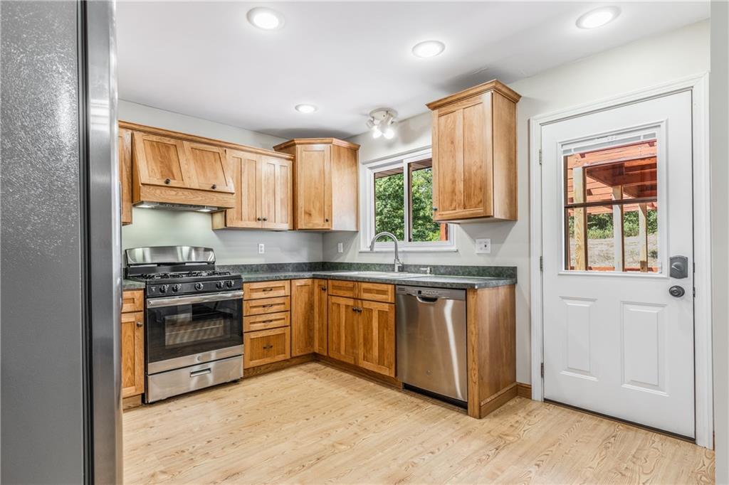 3013 Conway Wallrose Road Baden, PA 15005 - Photo 7 of 25