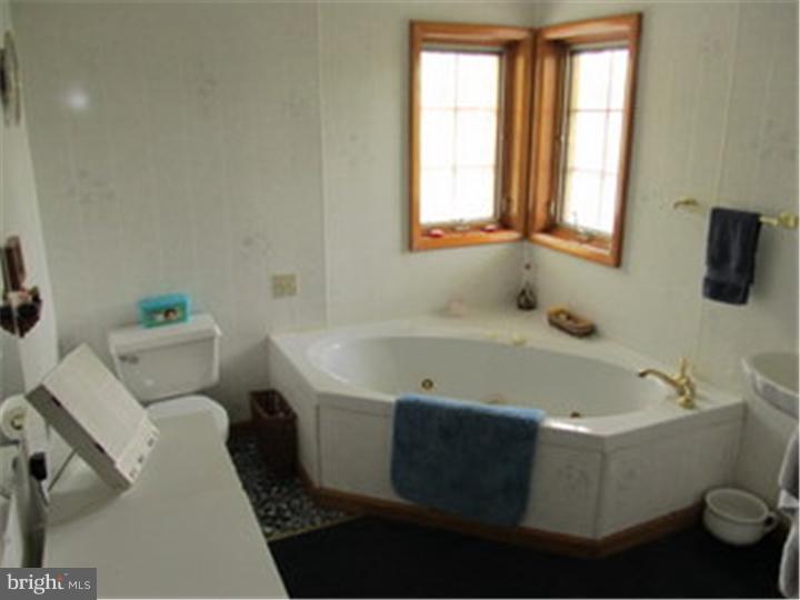 33 Powerline Road Boyertown, PA 19512 - Photo 13 of 21 Gallery Image 13