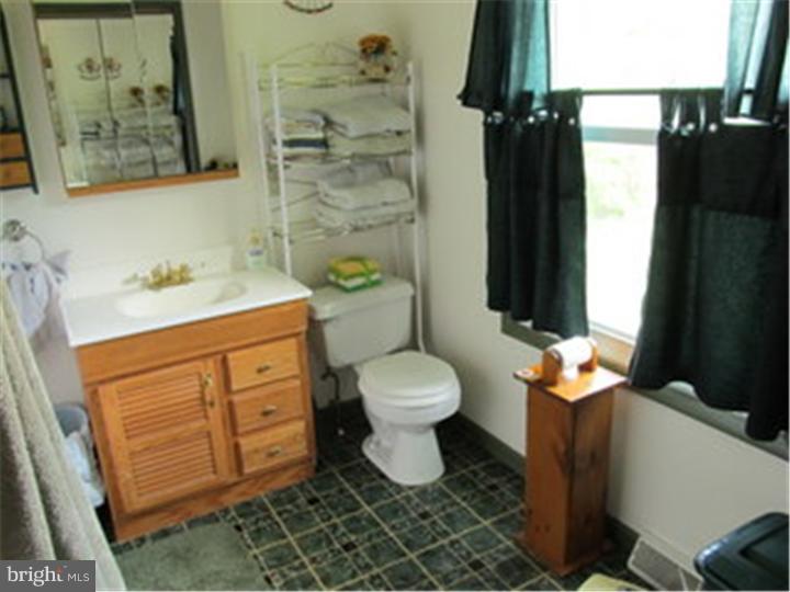 33 Powerline Road Boyertown, PA 19512 - Photo 14 of 21 Gallery Image 14