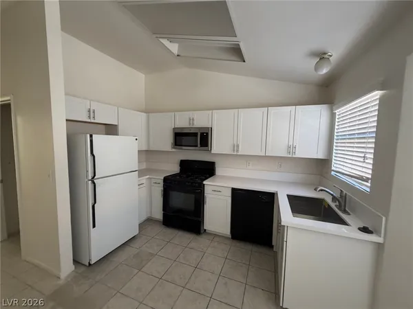 $1,900 | 8220 Neptune Beach Avenue, Las Vegas, NV 89128