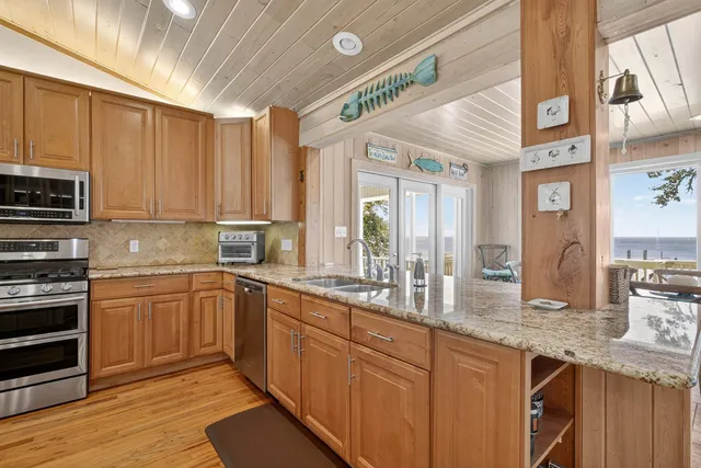 $899,000 | 2606 Highway 98, Carrabelle, FL 32322