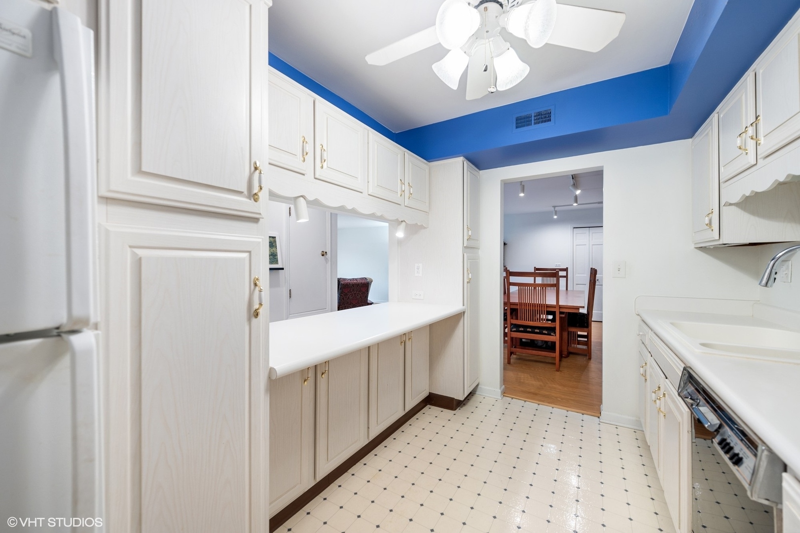 134 Green Bay Road, Unit 106 Winnetka, IL 60093 - Photo 5 of 14 Gallery Image 5