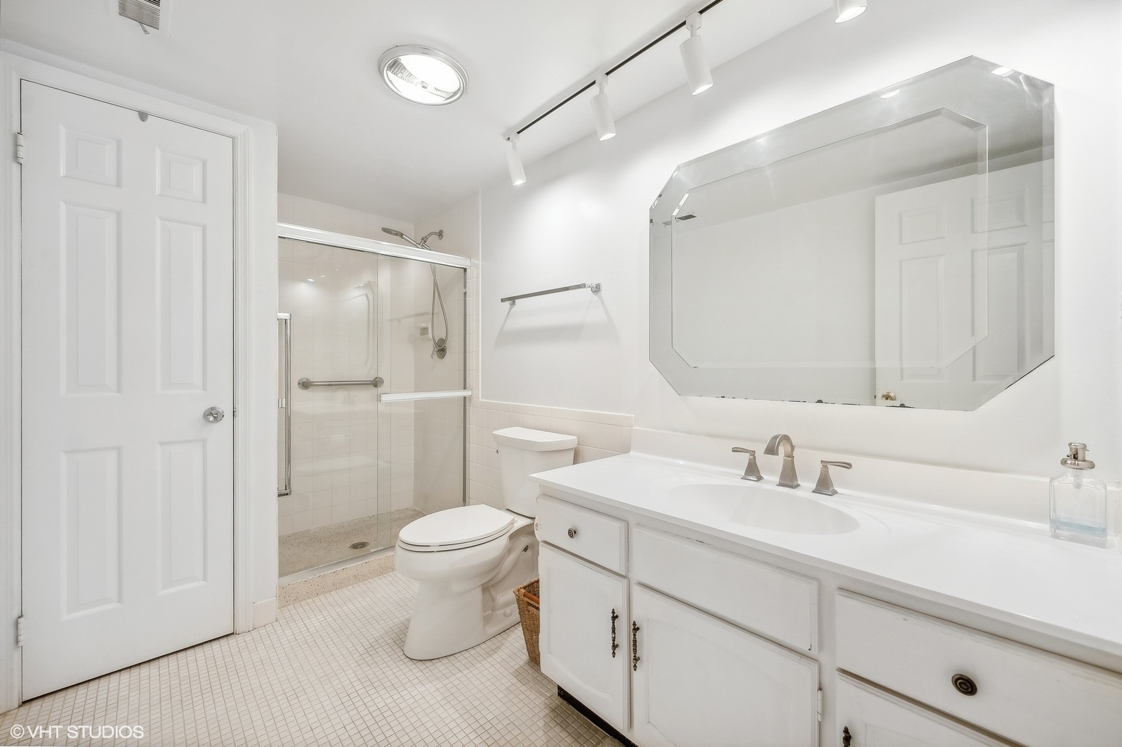 134 Green Bay Road, Unit 106 Winnetka, IL 60093 - Photo 9 of 14 Gallery Image 9